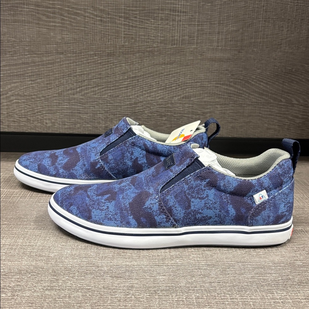 Men's Xtratuf Sharkbyte Eco Deck Shoes (Blue Camo) - Size 7